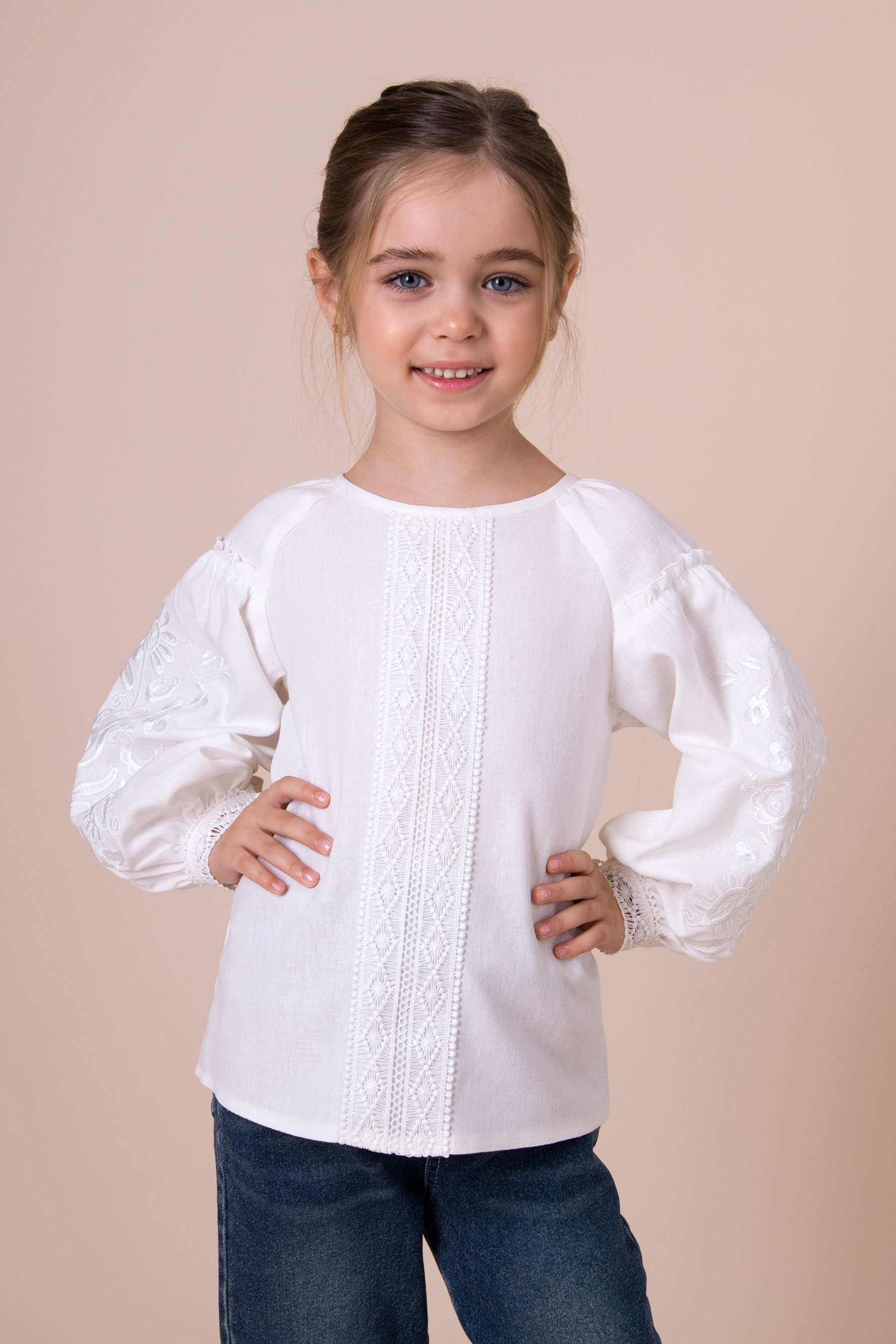 Вишиванка для дівчинки молочний Mevis 5312-02/мол