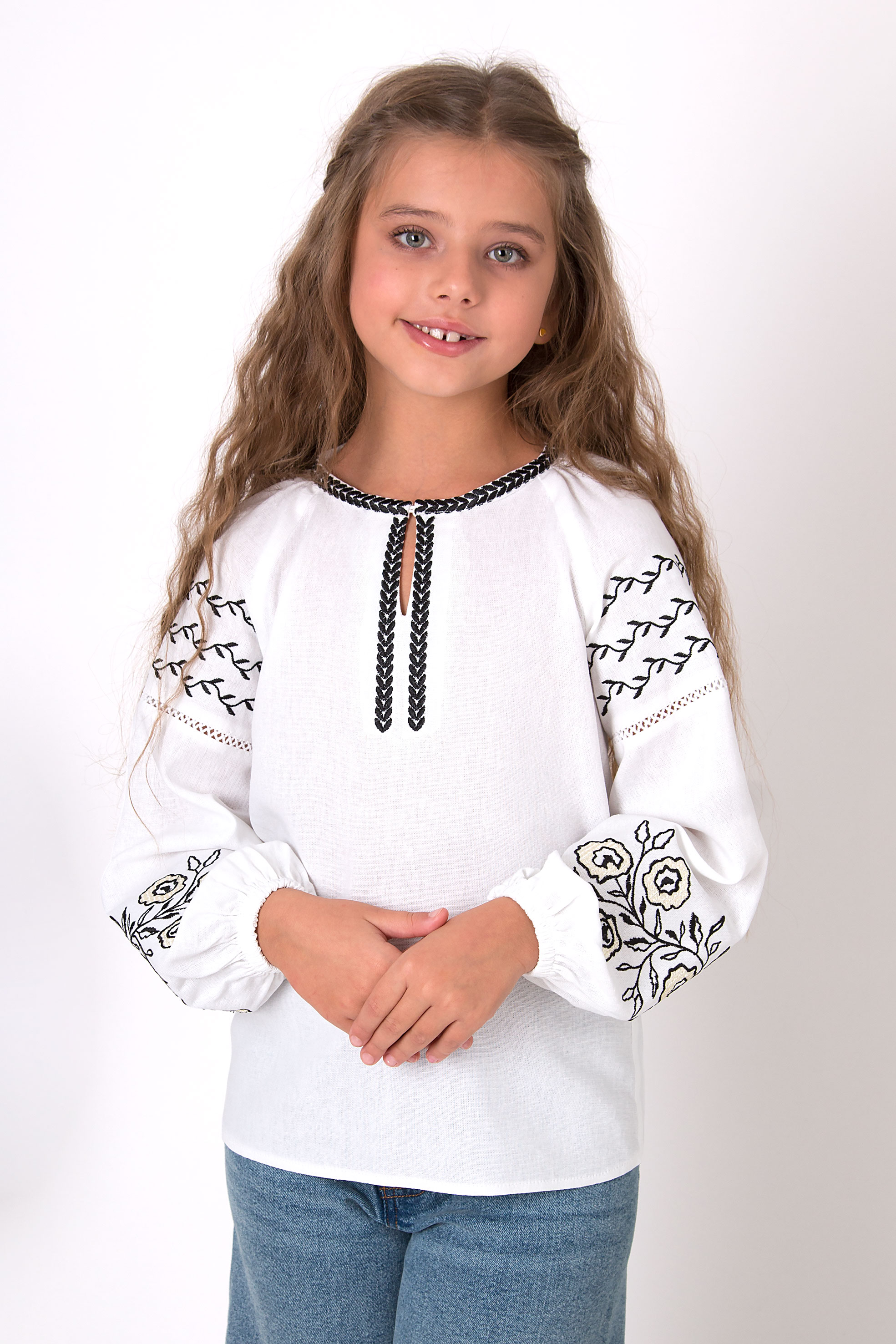 Вишиванка для дівчинки білий Mevis 5384-01