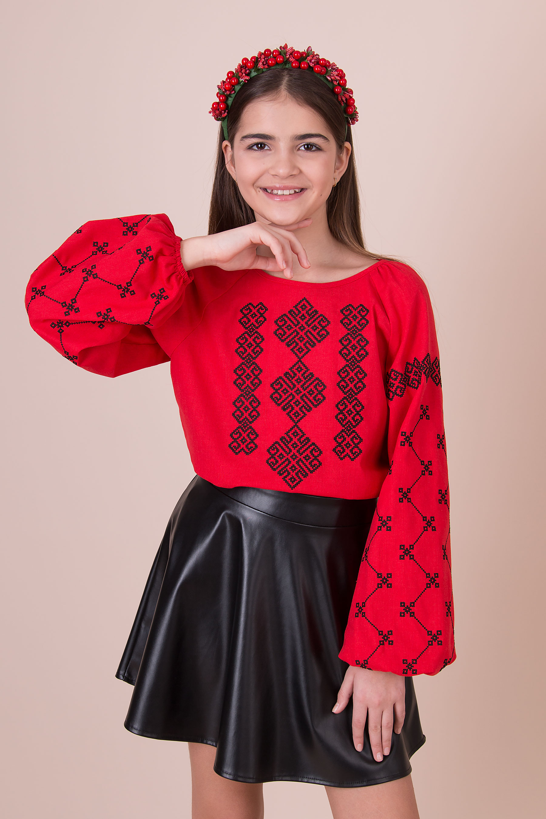 Вишиванка для дівчинки червоний Mevis 5515-05