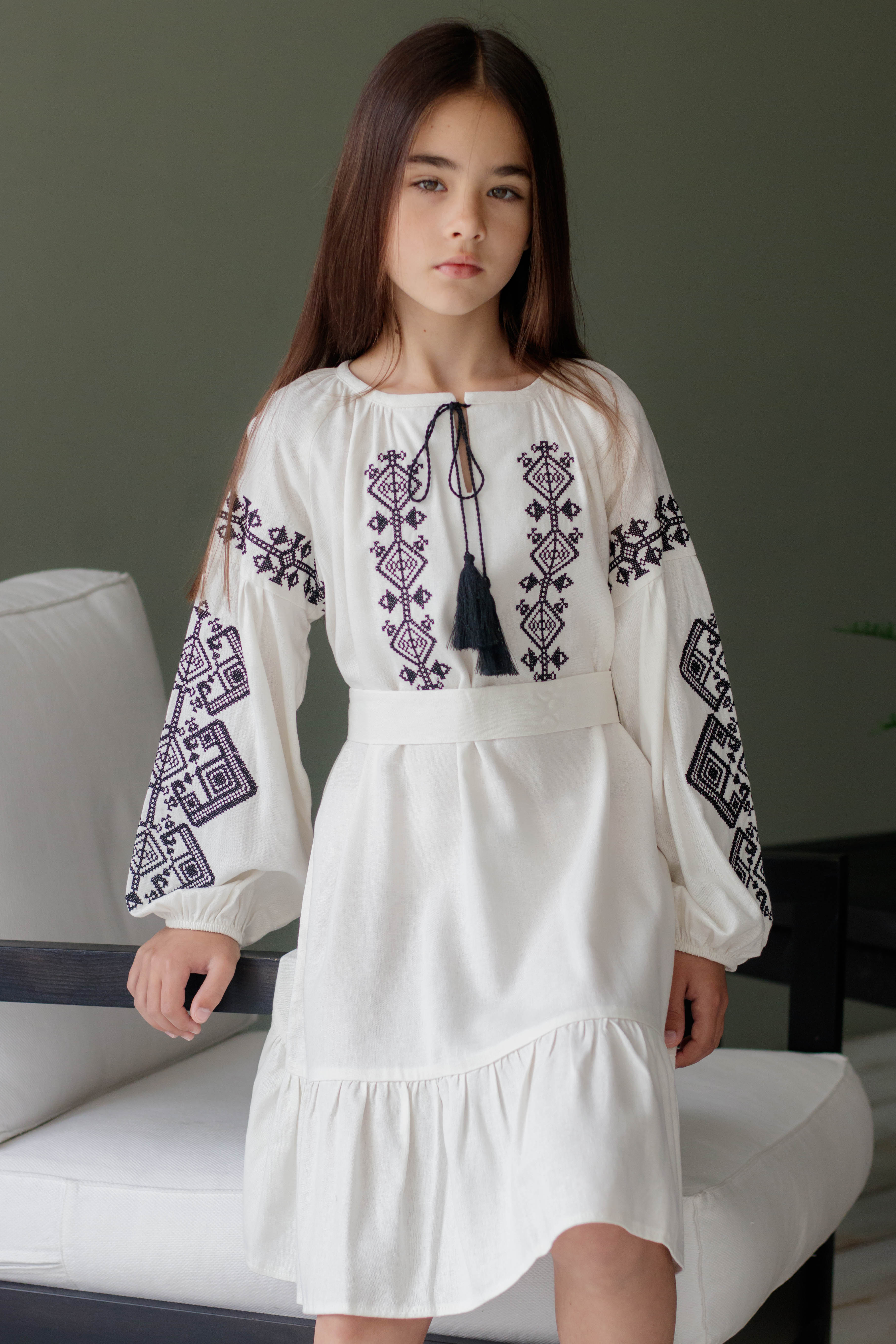 Вишиванка сукня для дівчинки молочний Mevis 5378-07