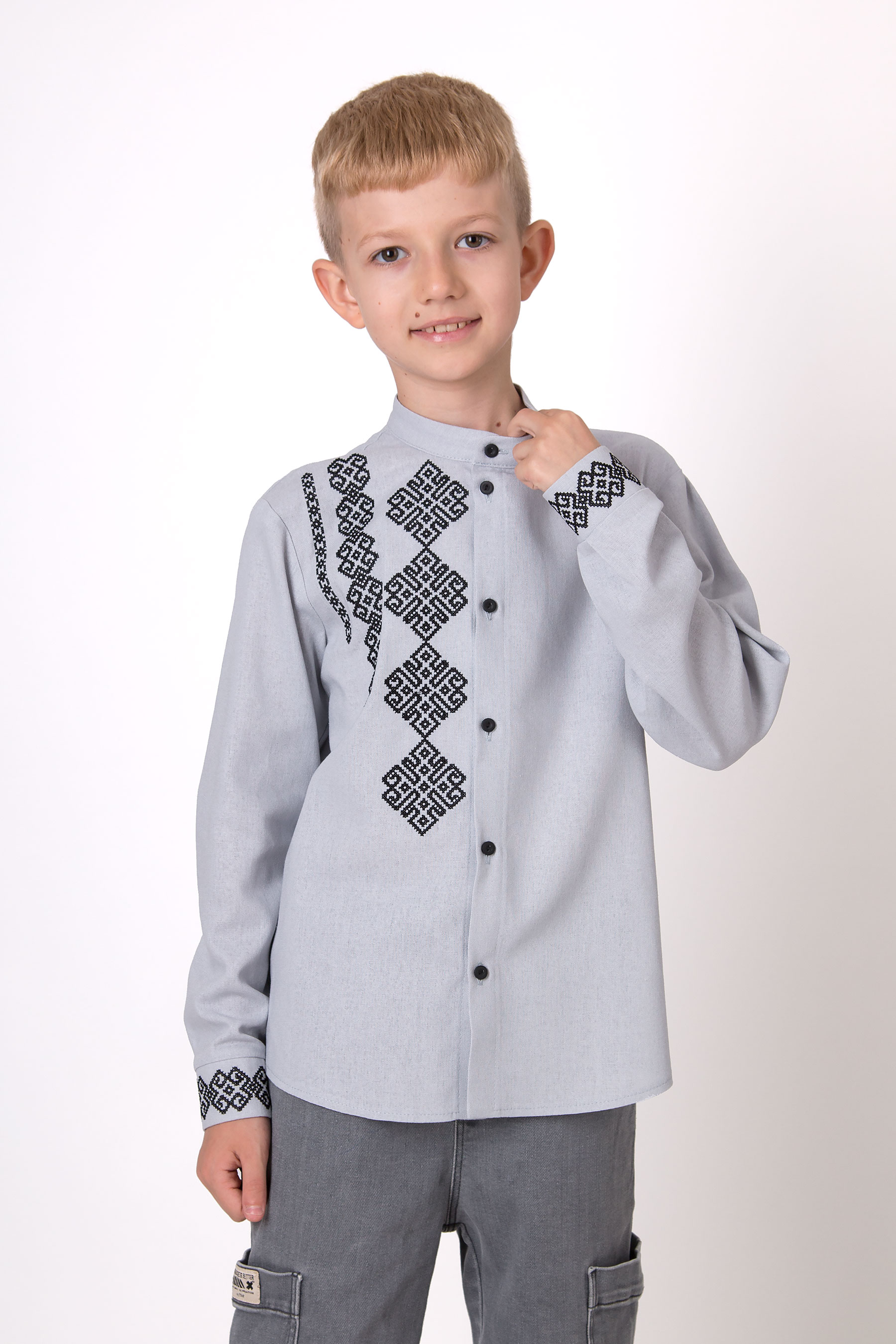 Вишиванка для хлопчика світло-сірий Mevis 5509-04