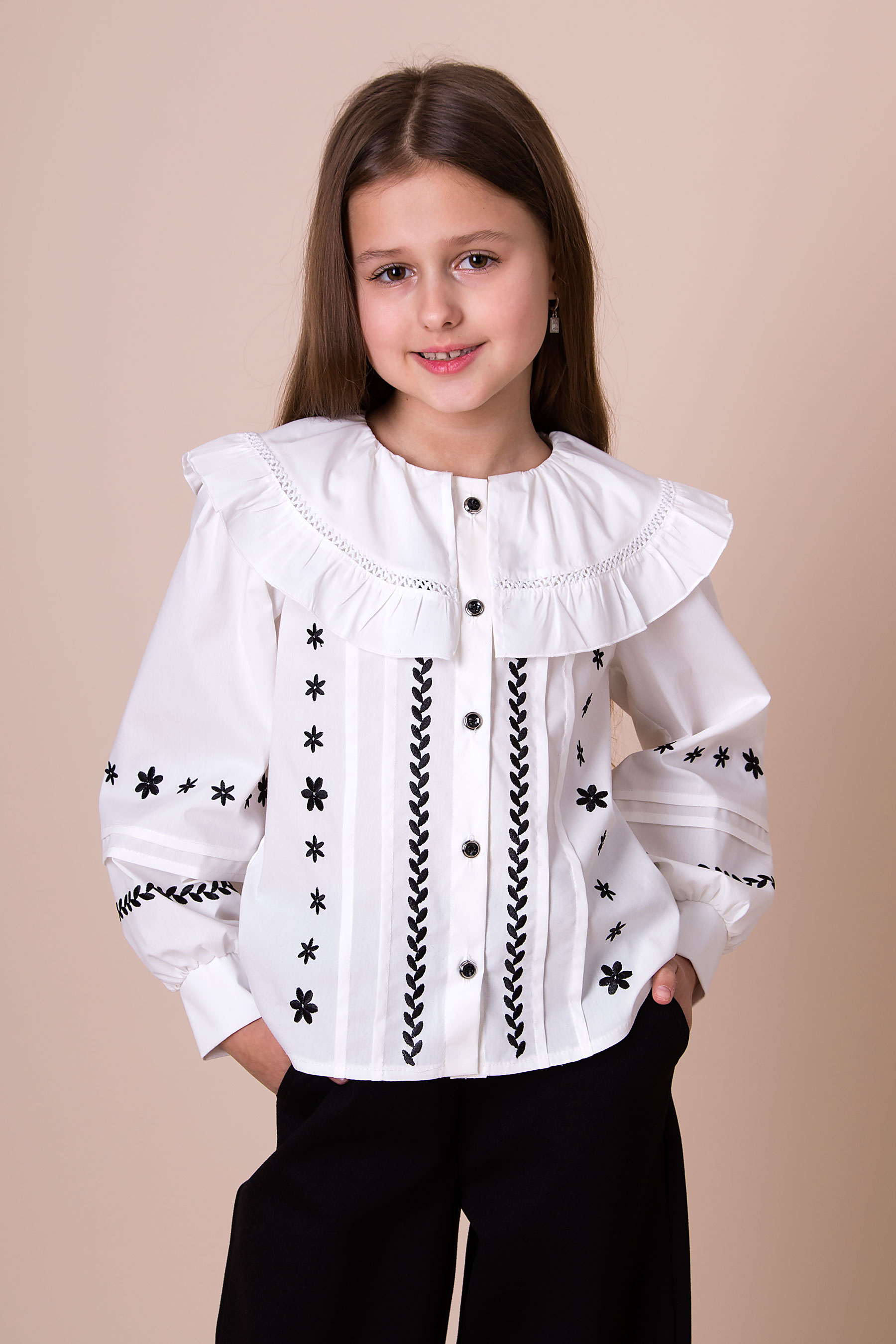 Блуза з вишивкою для дівчинки молочний Mevis 5463-02