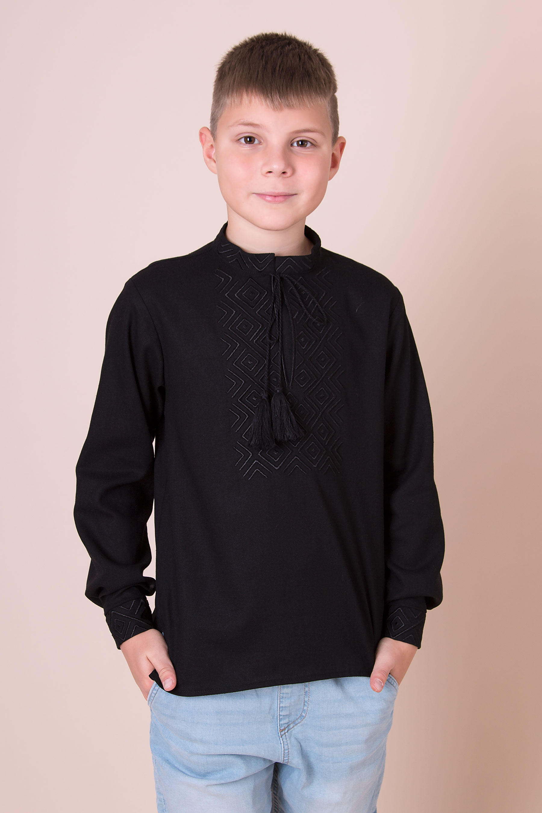 Вишиванка для хлопчика чорний Mevis 5490-02