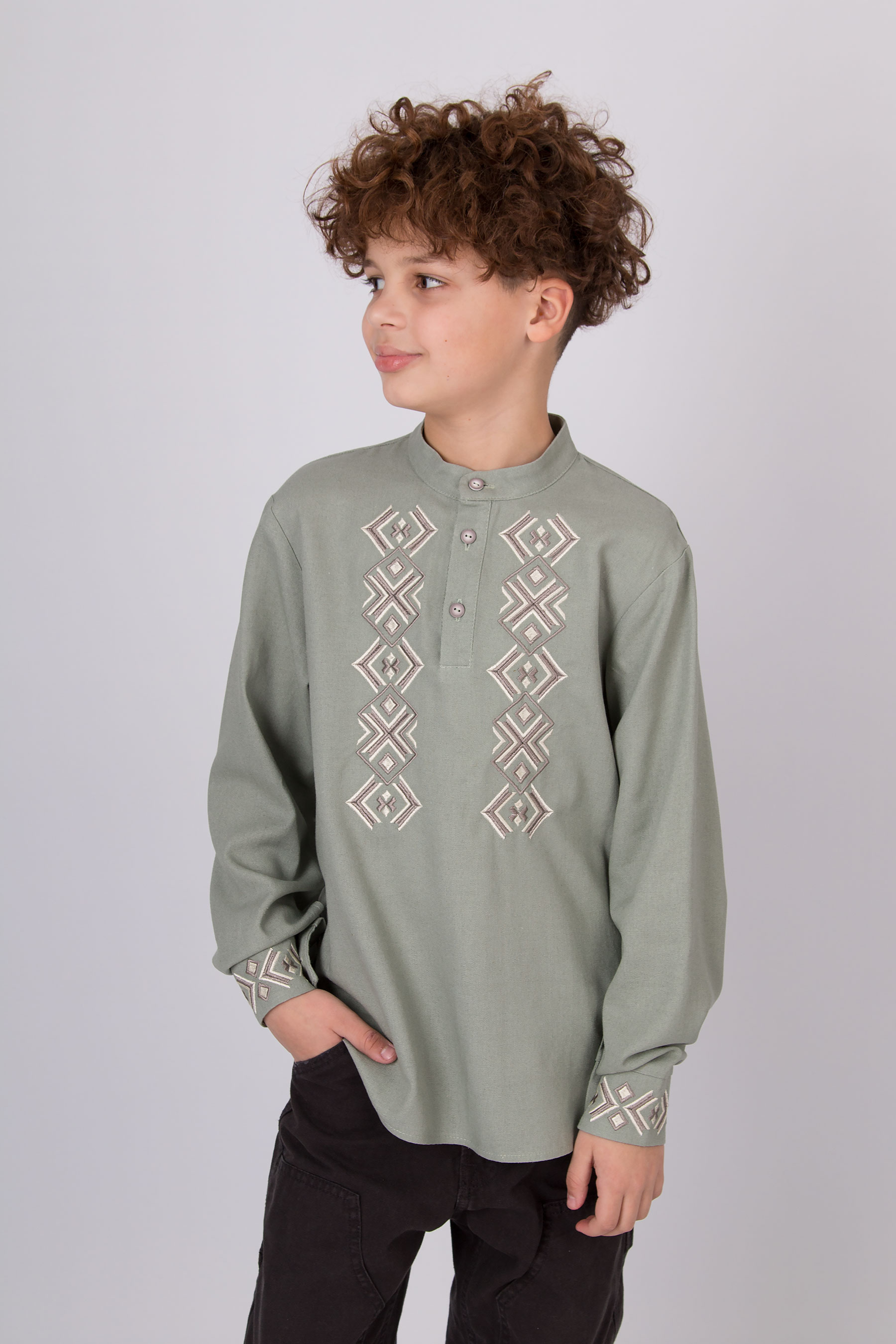 Вишиванка для хлопчика оливковий Mevis 5294-06