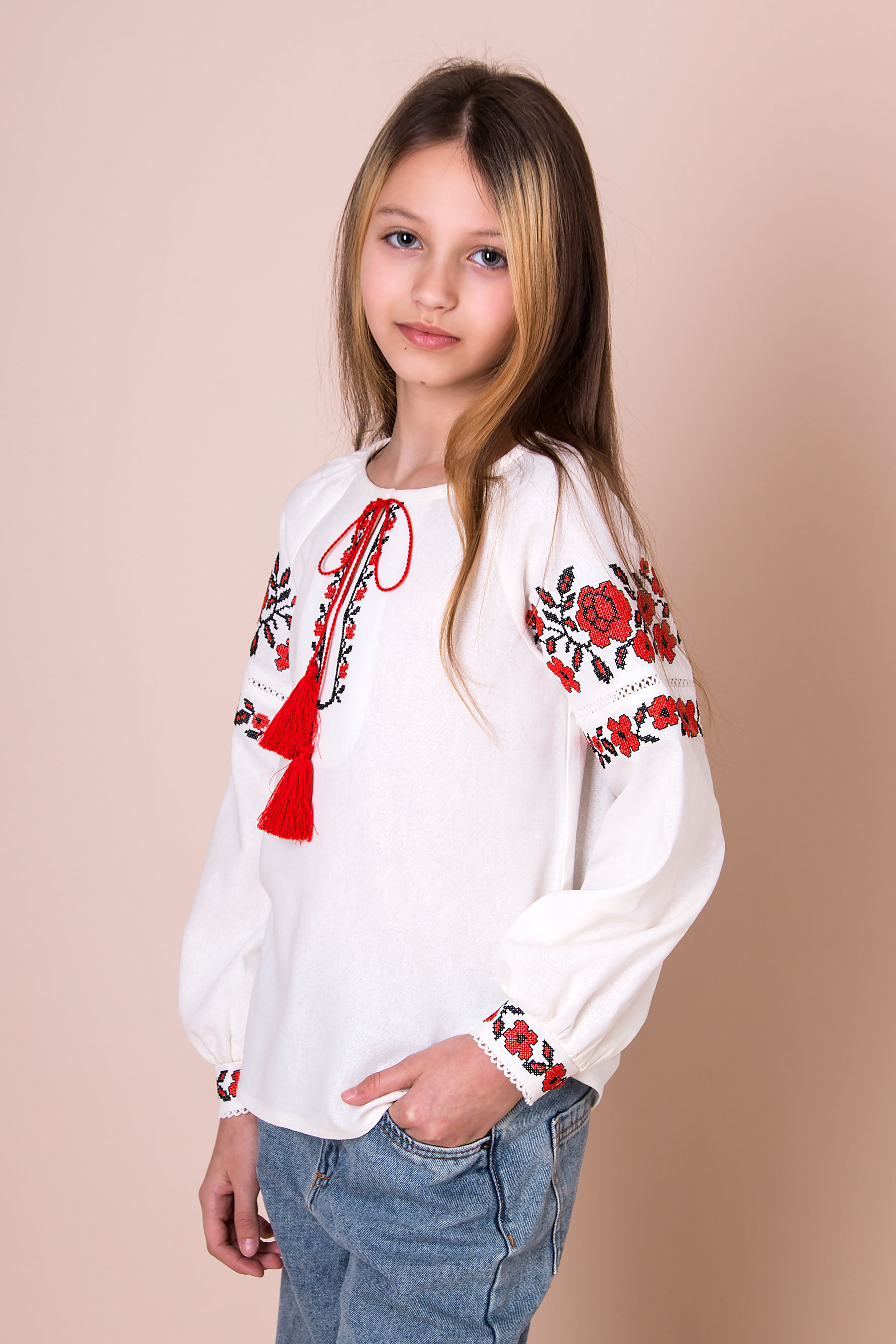 Вишиванка для дівчинки молочний Mevis 5268-02