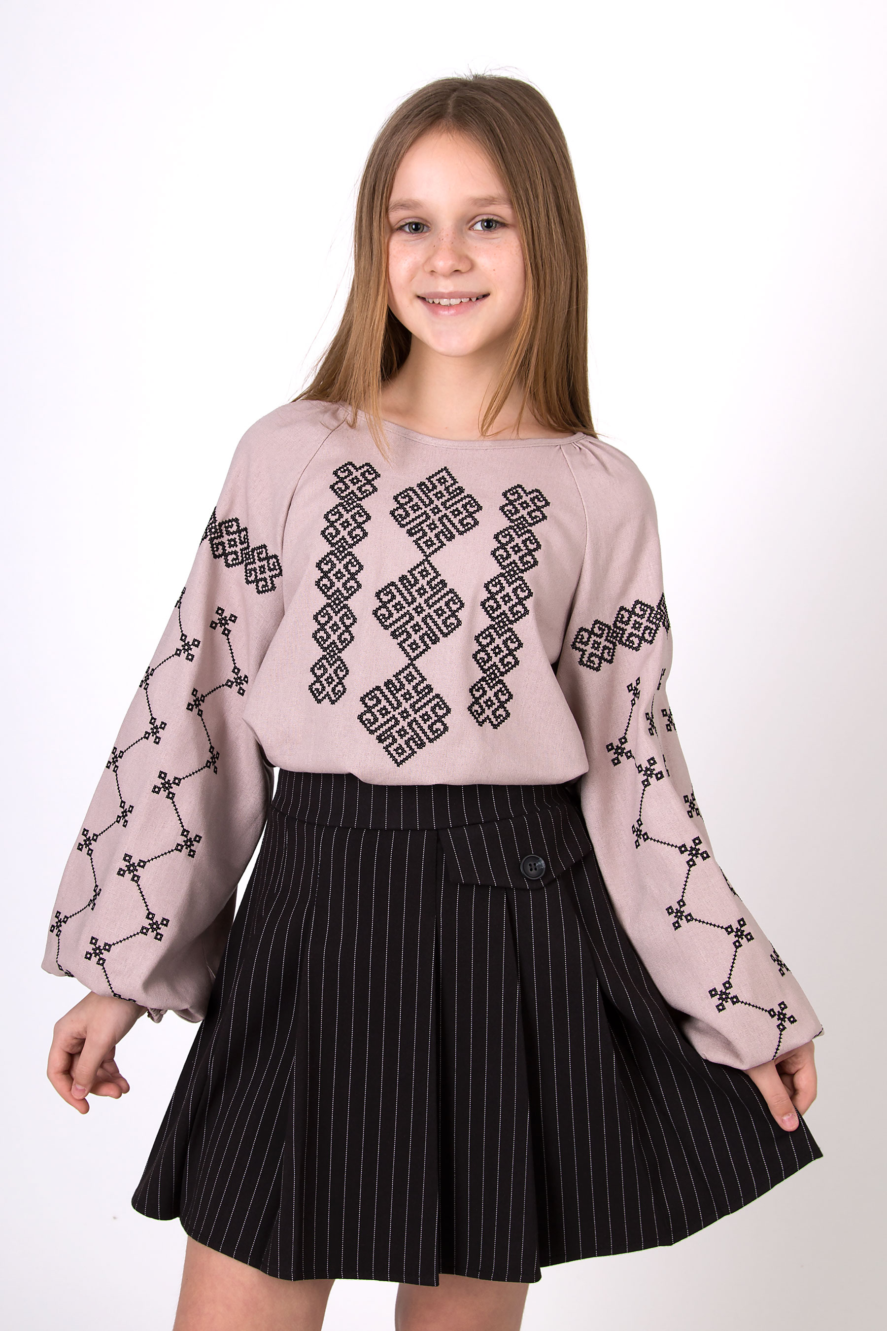 Вишиванка для дівчинки бежевий Mevis 5515-06